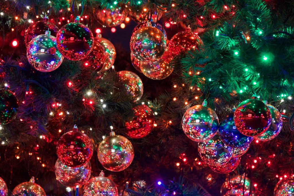 How Christmas Ornaments Came to Be a Beloved Holiday Tradition by @magicornament #ornament #family #christmas